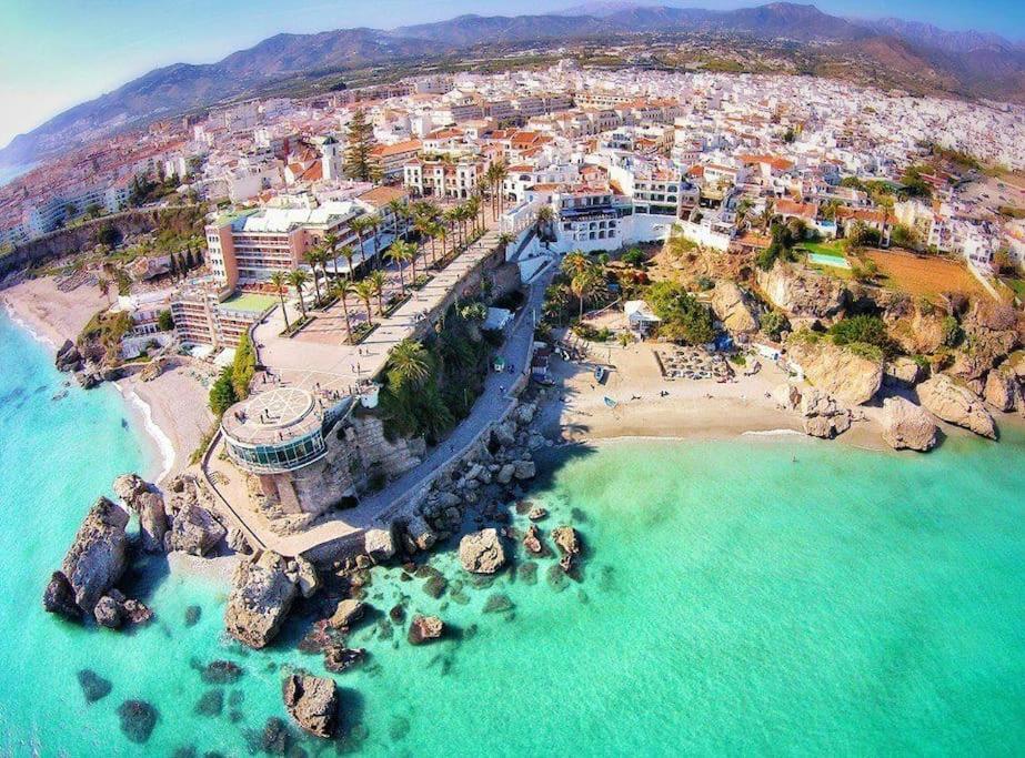 Playa Burriana, Tva Terasser, Havsutsikt, Pool 네르하 외부 사진